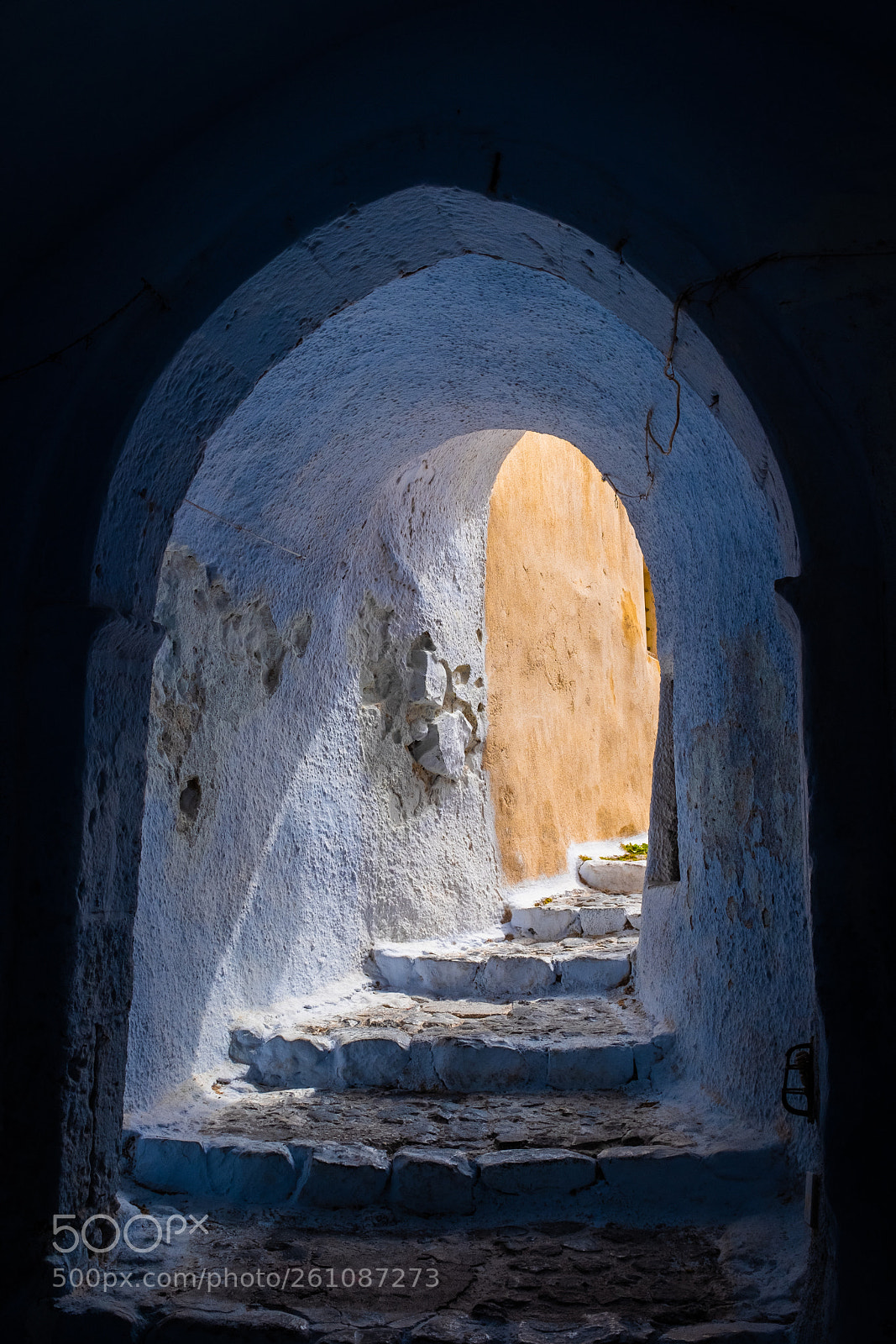 Fujifilm X100F sample photo. Gateway in santorini photography