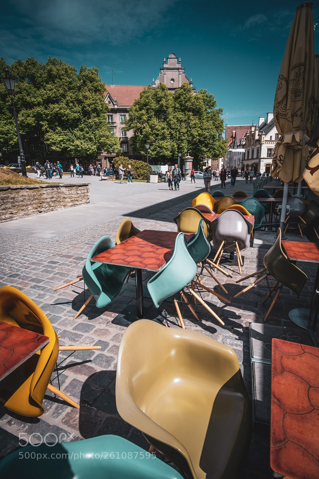 Fujifilm X-T20 sample photo. Chairs on standby photography