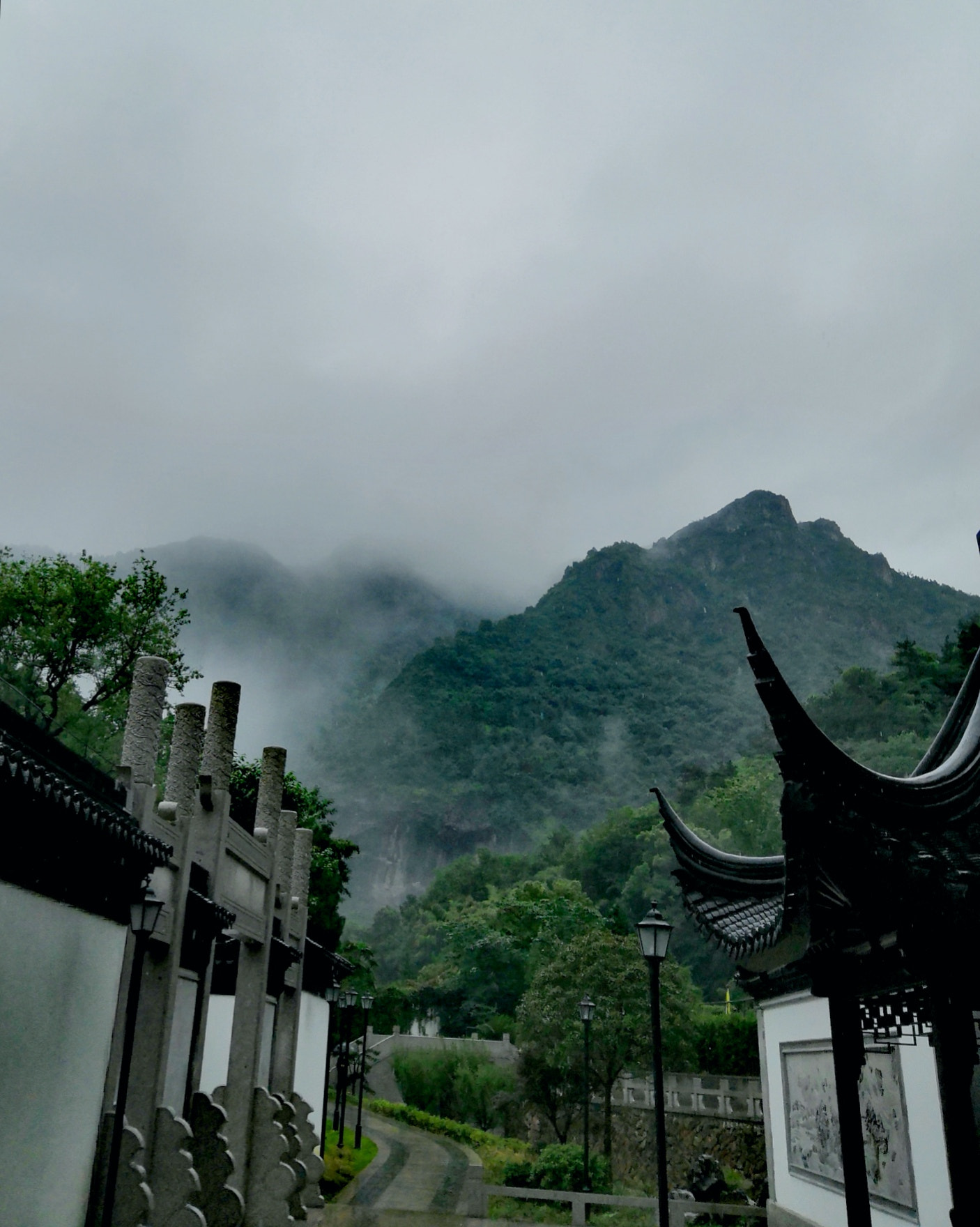 HUAWEI Honor 10 sample photo. Raining of mountain photography