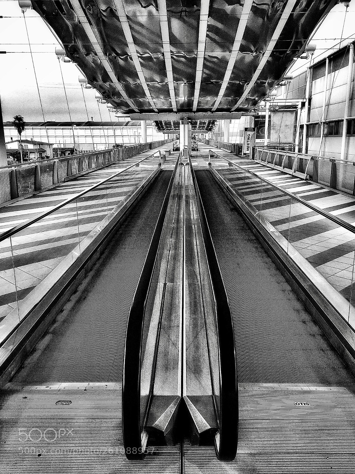 Apple iPhone 6 Plus sample photo. Tapis roulant photography
