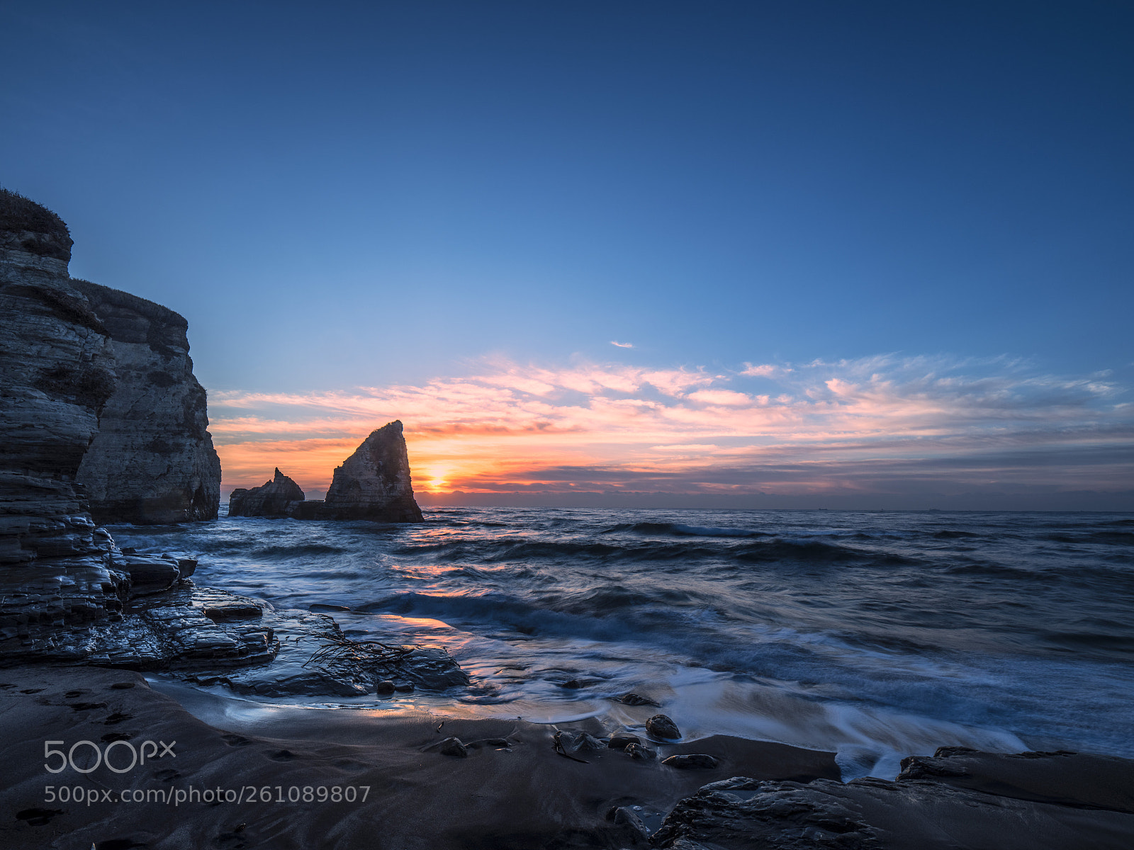 Olympus OM-D E-M1 Mark II sample photo. Sunrise and candle rock photography