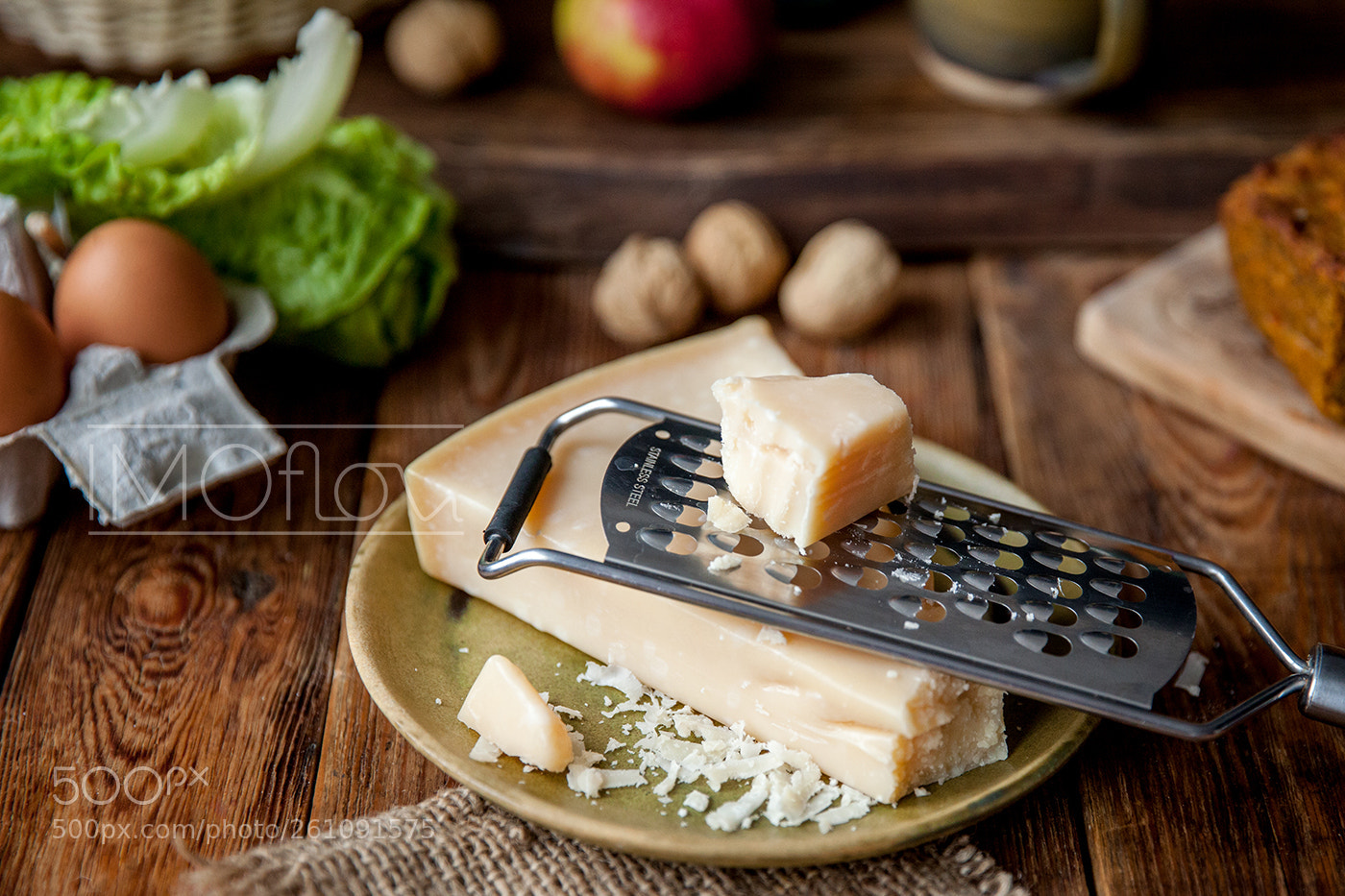Canon EOS 5D Mark II sample photo. On the kitchen table photography