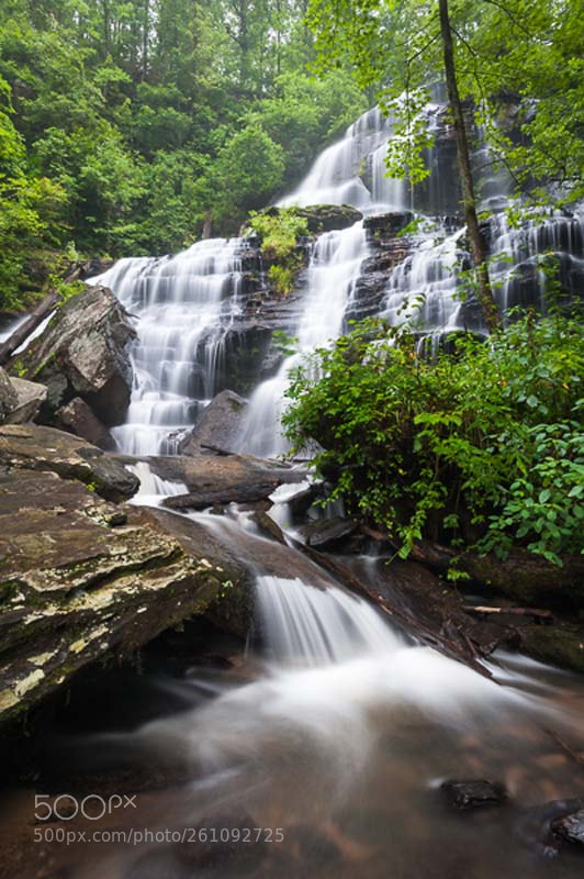 Nikon D700 sample photo. Issaqueen falls vertical photography