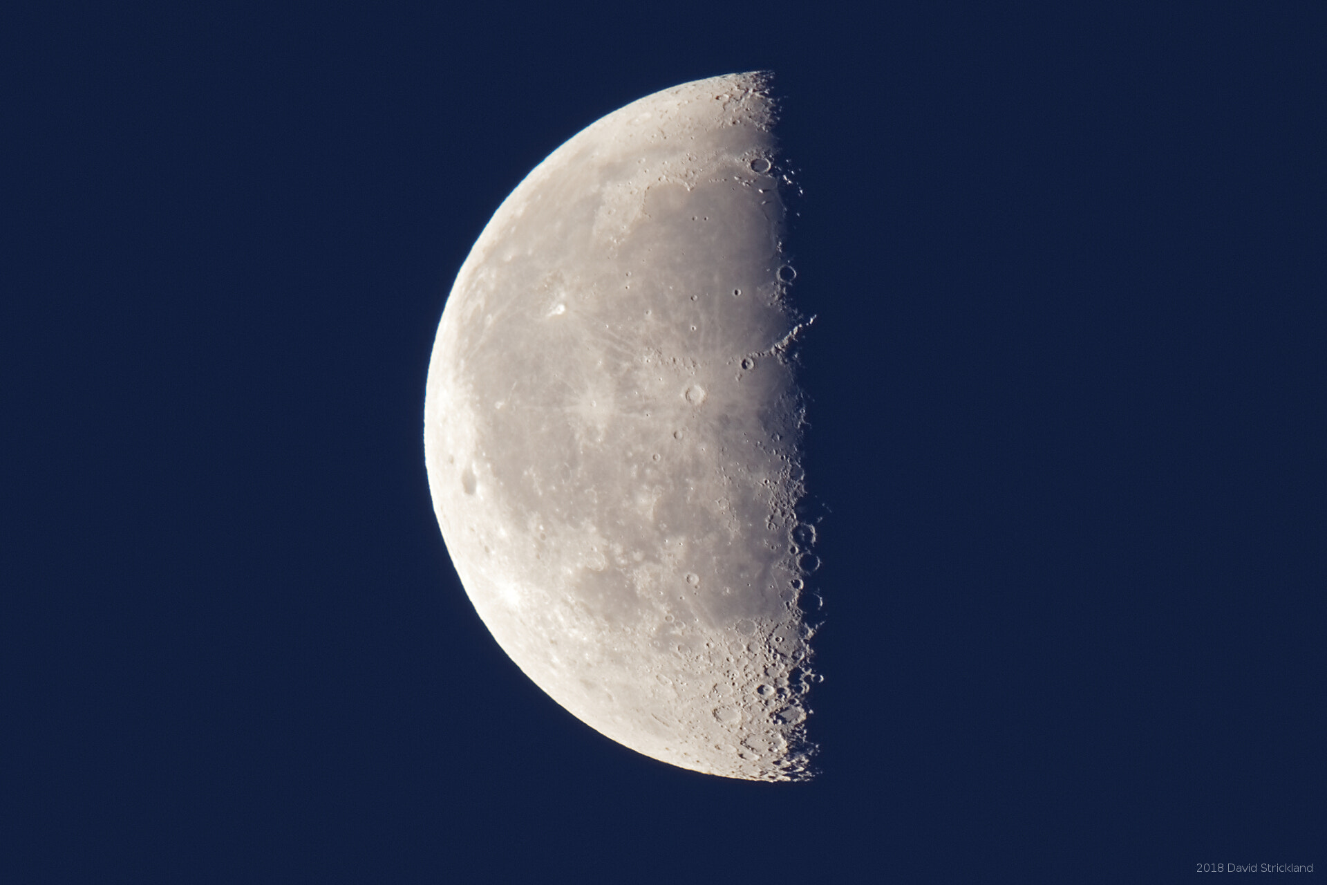 Canon EOS 800D (EOS Rebel T7i / EOS Kiss X9i) + Canon EF 100-400mm F4.5-5.6L IS II USM sample photo. Moon 2018-06-06 at sunrise photography