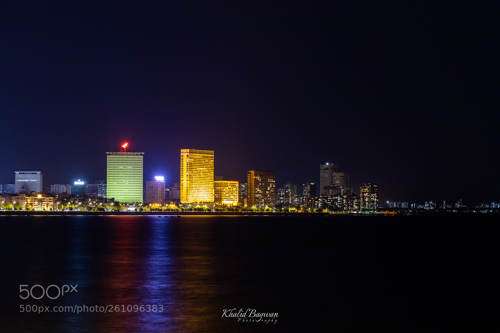 Canon EOS 7D Mark II sample photo. Nightlife at marine drive photography