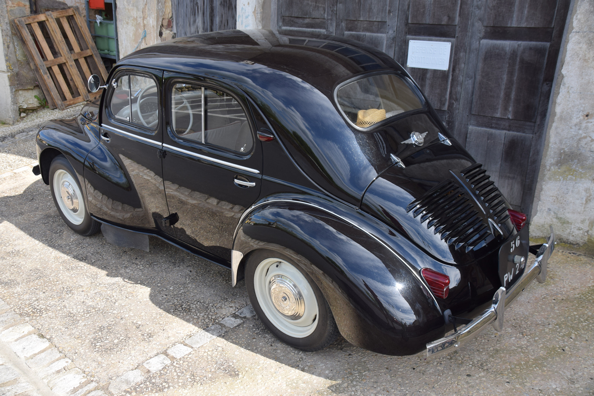 Nikon D5300 sample photo. Renault 4cv photography