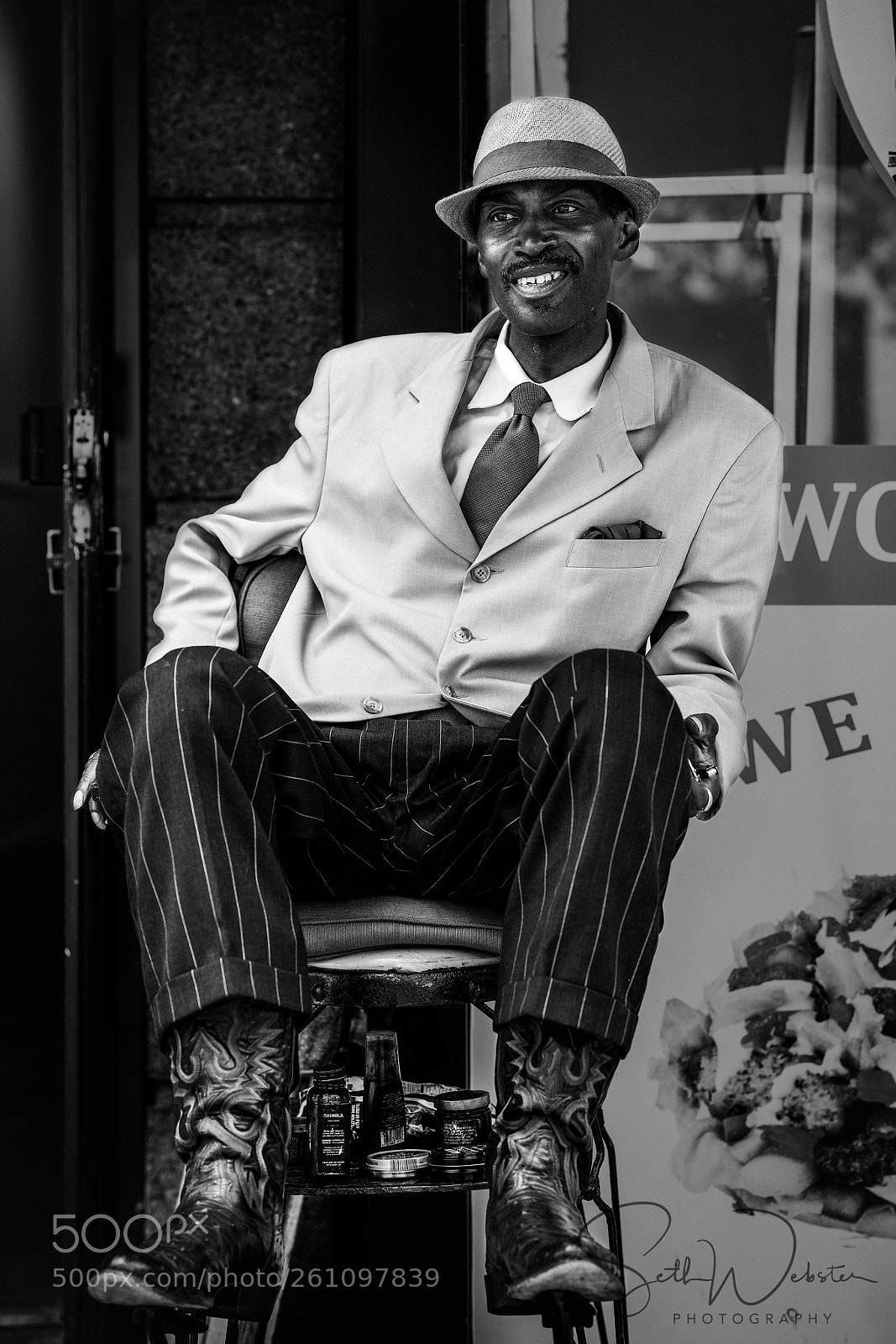 Sony a7R III sample photo. Dupont circle portrait photography