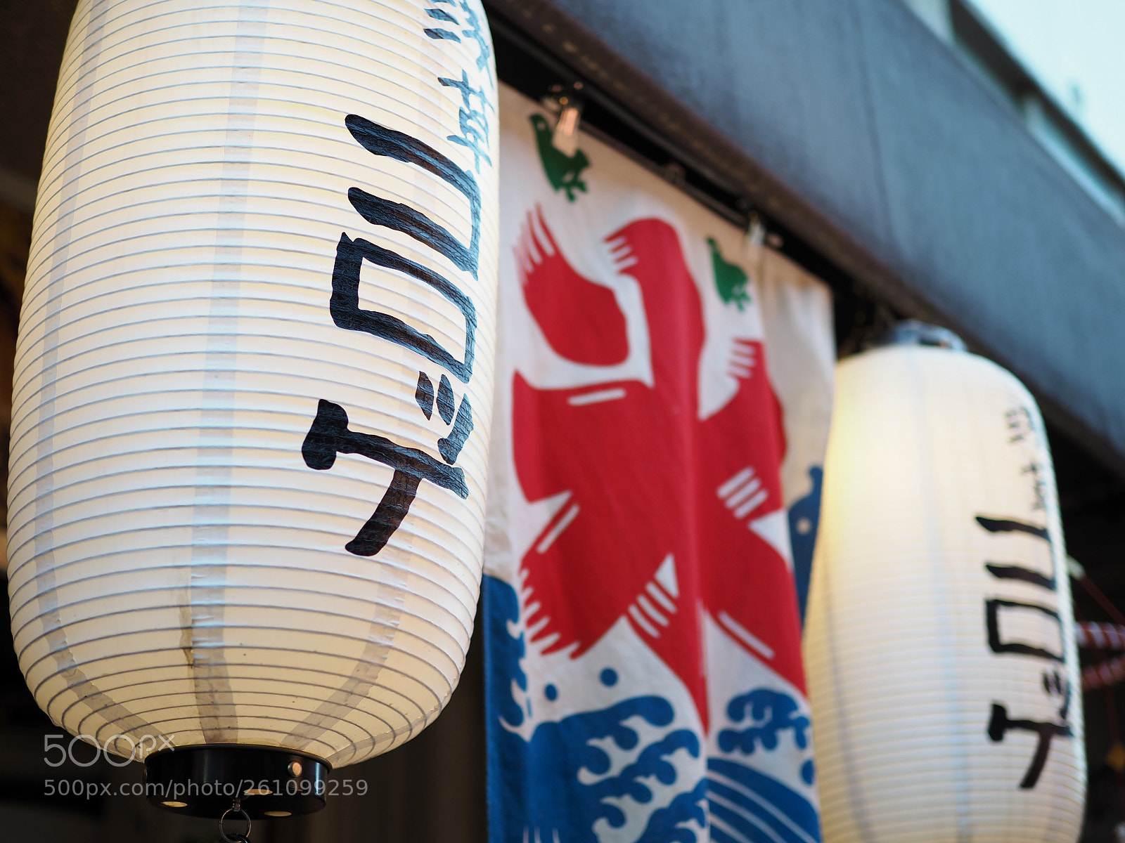 Olympus OM-D E-M5 II sample photo. Asakusa croquette lantern photography