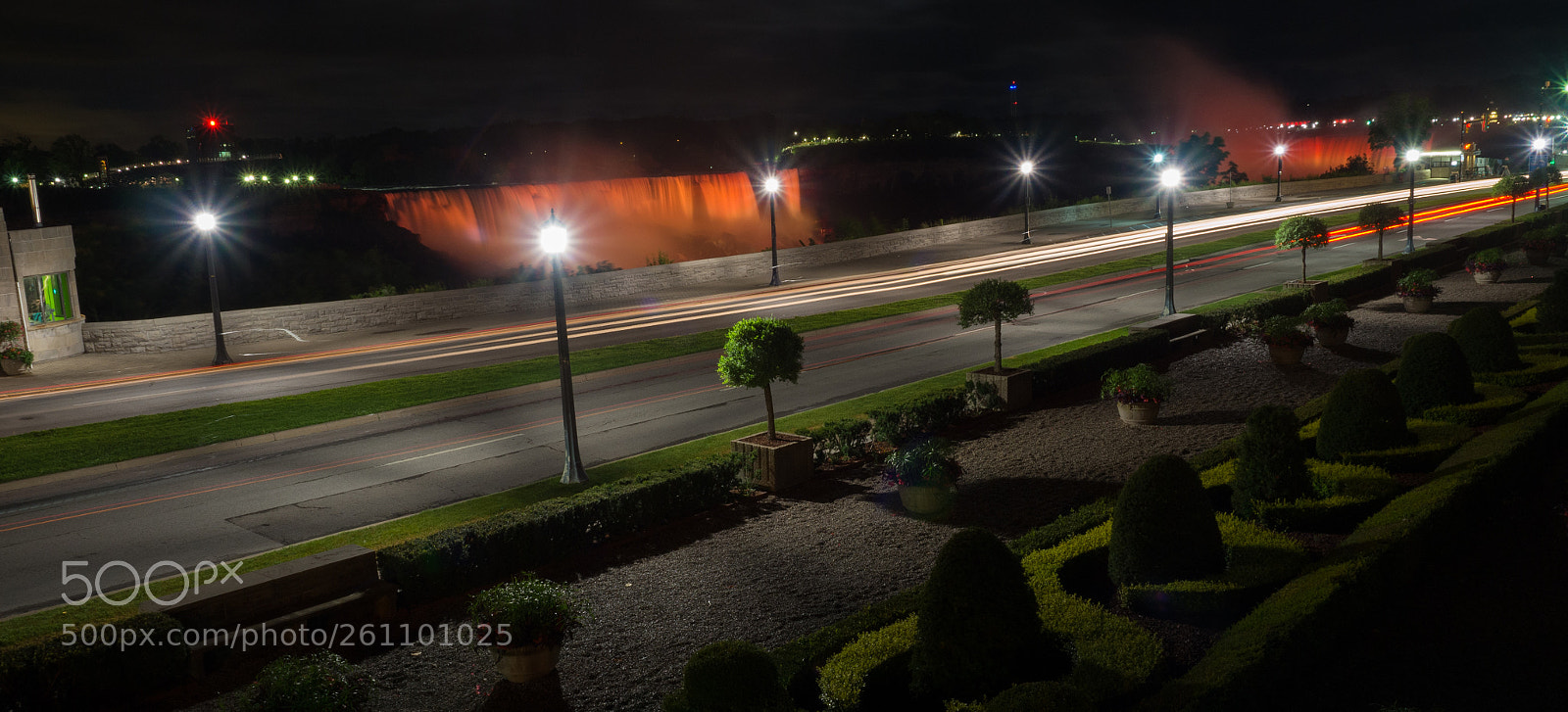 Olympus OM-D E-M10 II sample photo. Night light at niagara photography