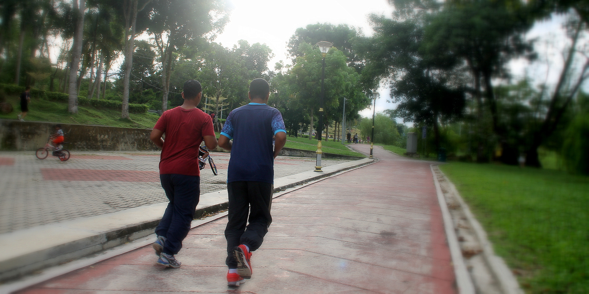 Canon EOS 1100D (EOS Rebel T3 / EOS Kiss X50) sample photo. Lets spri~ photography