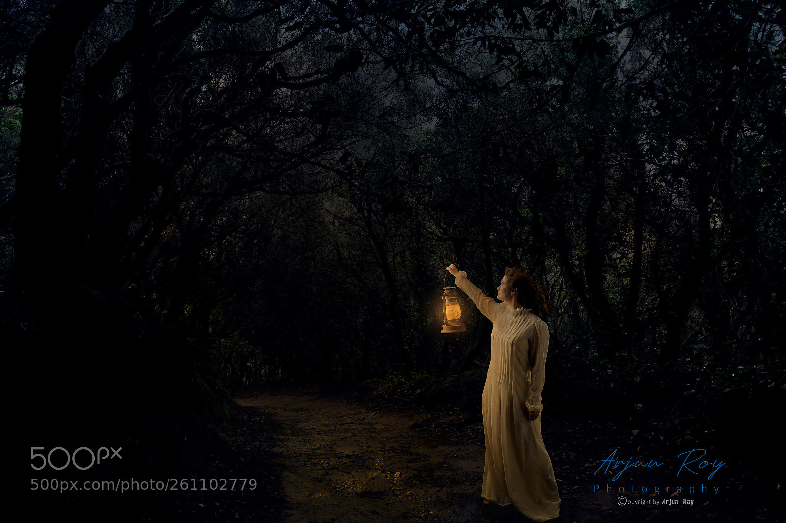 Canon EOS 70D sample photo. Girl with lamp dark photography
