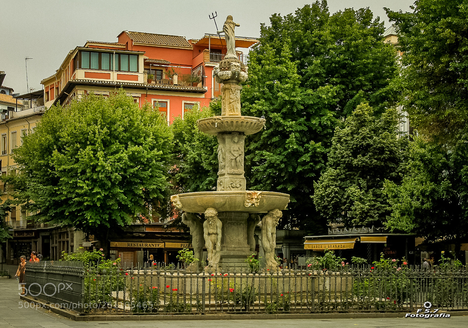 Canon EOS 7D sample photo. Plaza bib-rambla - granada photography