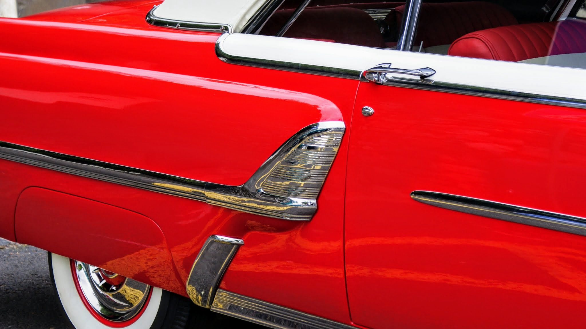 Sony Alpha DSLR-A200 sample photo. Red classic photography
