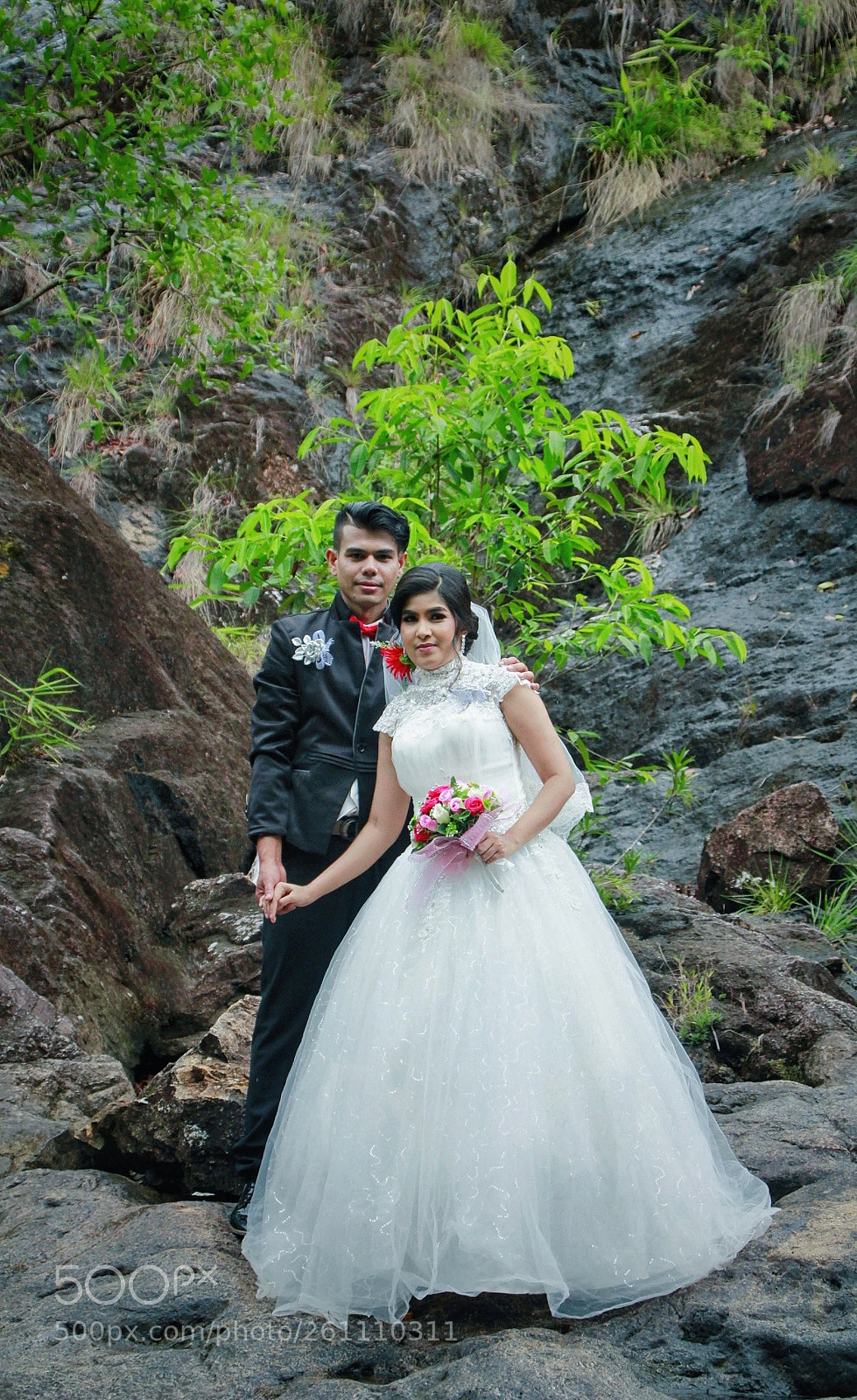 Canon EOS 1300D (EOS Rebel T6 / EOS Kiss X80) sample photo. Wedding fashion photography