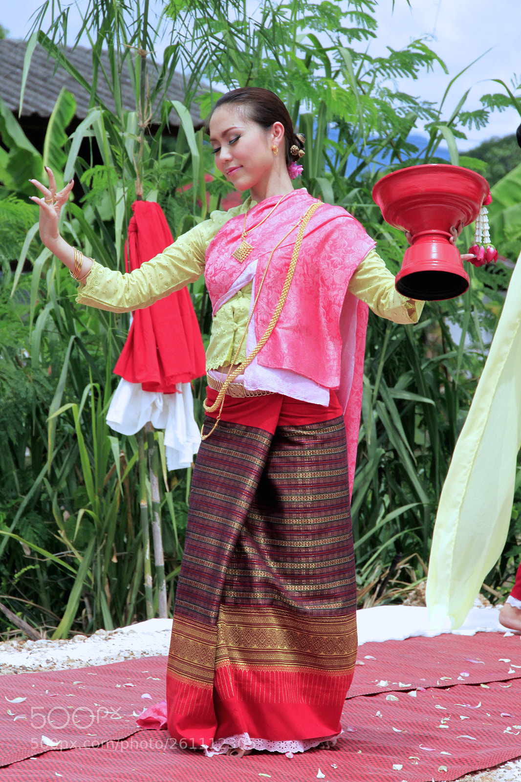 Canon EOS 500D (EOS Rebel T1i / EOS Kiss X3) sample photo. Thai dance 9 photography