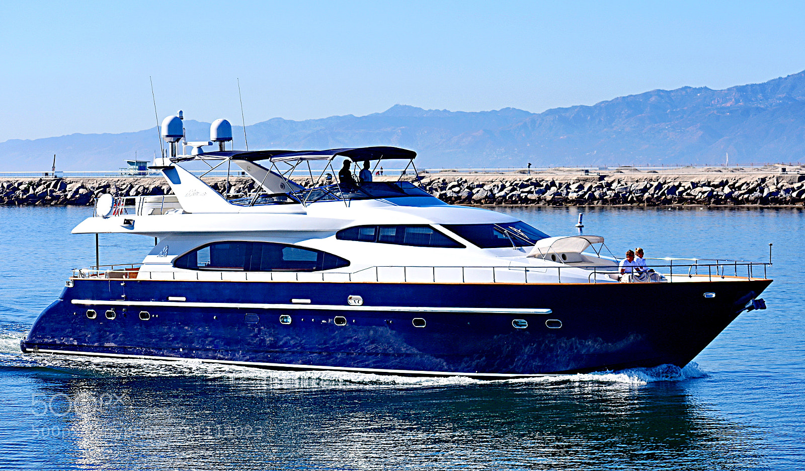 Nikon D7200 sample photo. Blue powerboat yacht sailing photography