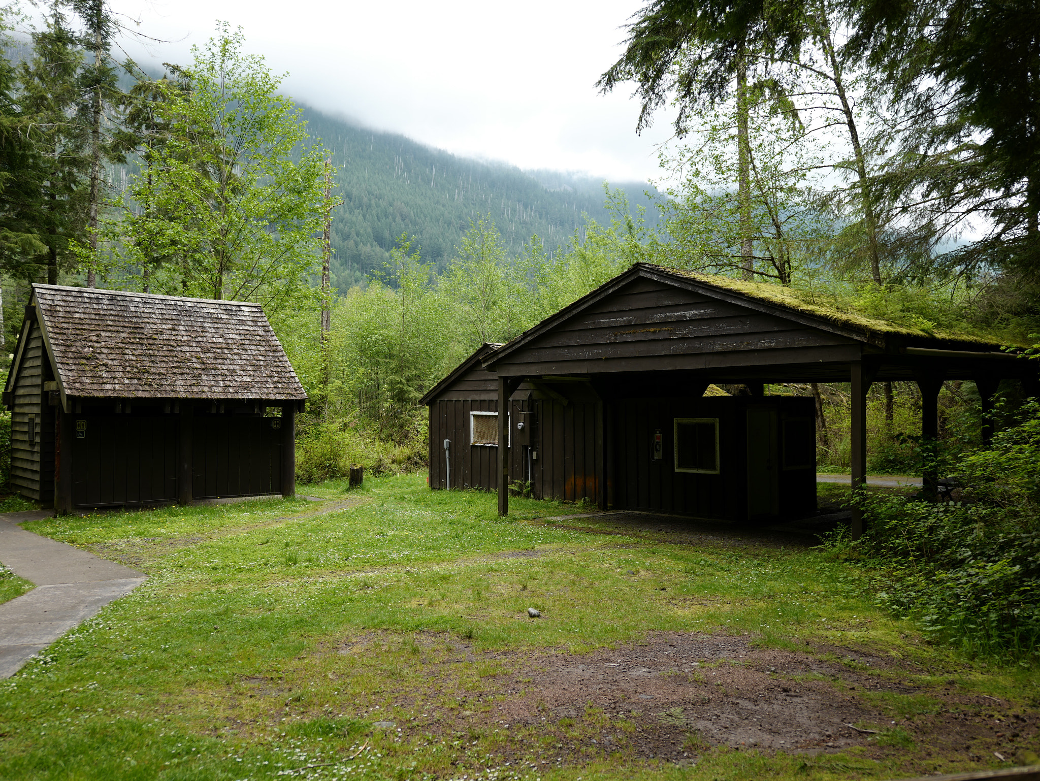 Leica SL (Typ 601) sample photo. Ranger station photography