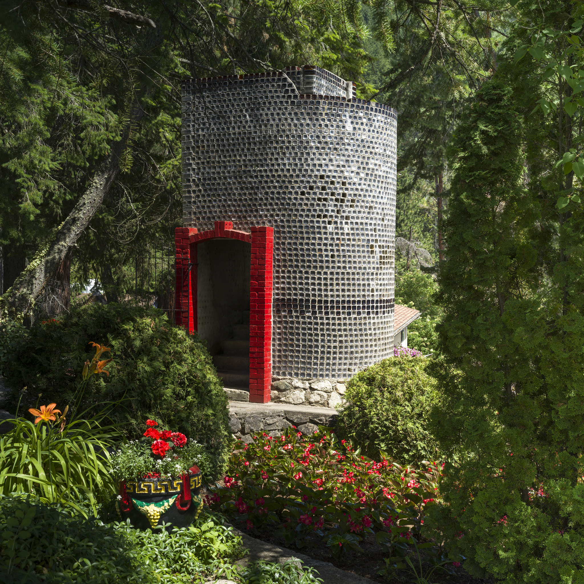 Hasselblad X1D-50c sample photo. Glass bottle house and formal garden, boswell bottle house, bosw photography