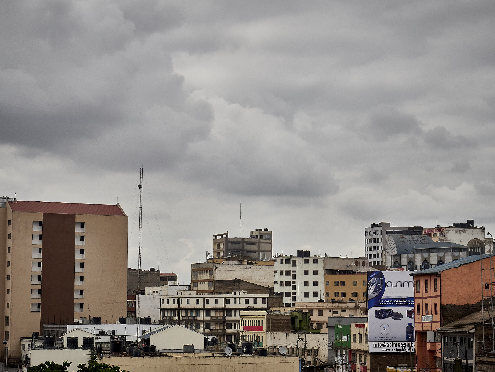 Panasonic Lumix DMC-G85 (Lumix DMC-G80) sample photo. Day 091: downtown nairobi photography