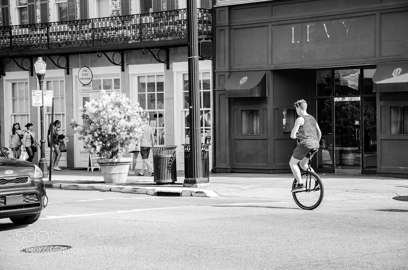 Nikon D7000 sample photo. Bw people in streets photography