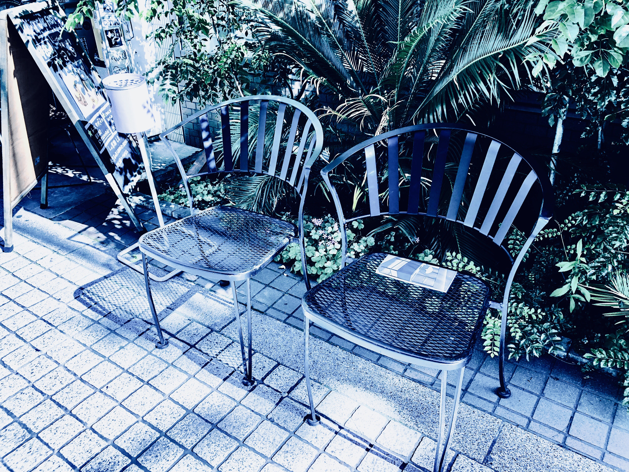 Apple iPhone 8 sample photo. A pair of chairs photography