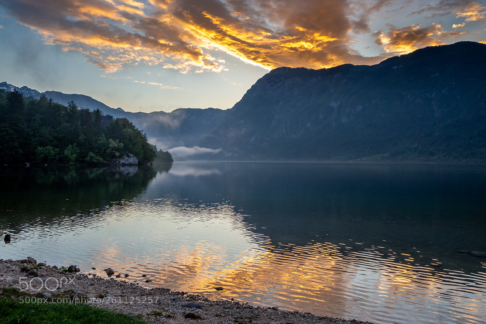 Olympus OM-D E-M10 II sample photo. Lake bohinj photography