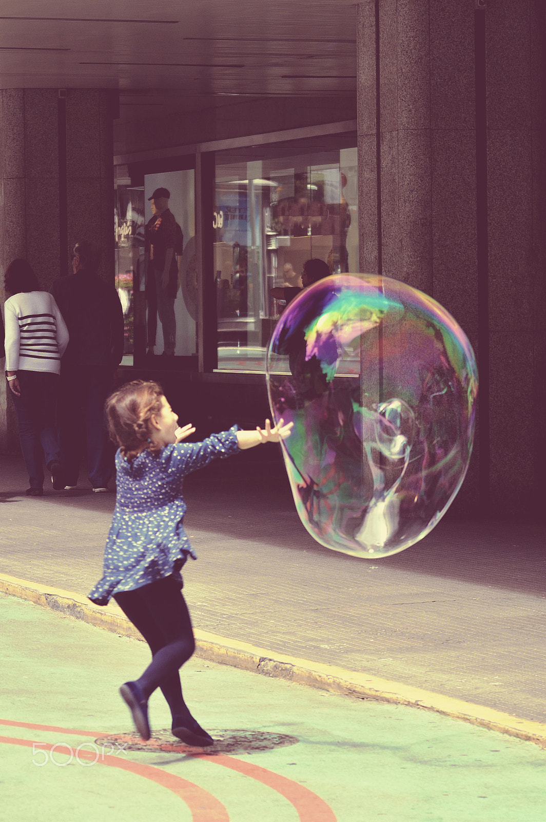 Nikon D3200 sample photo. The girl and the big soap bubble photography
