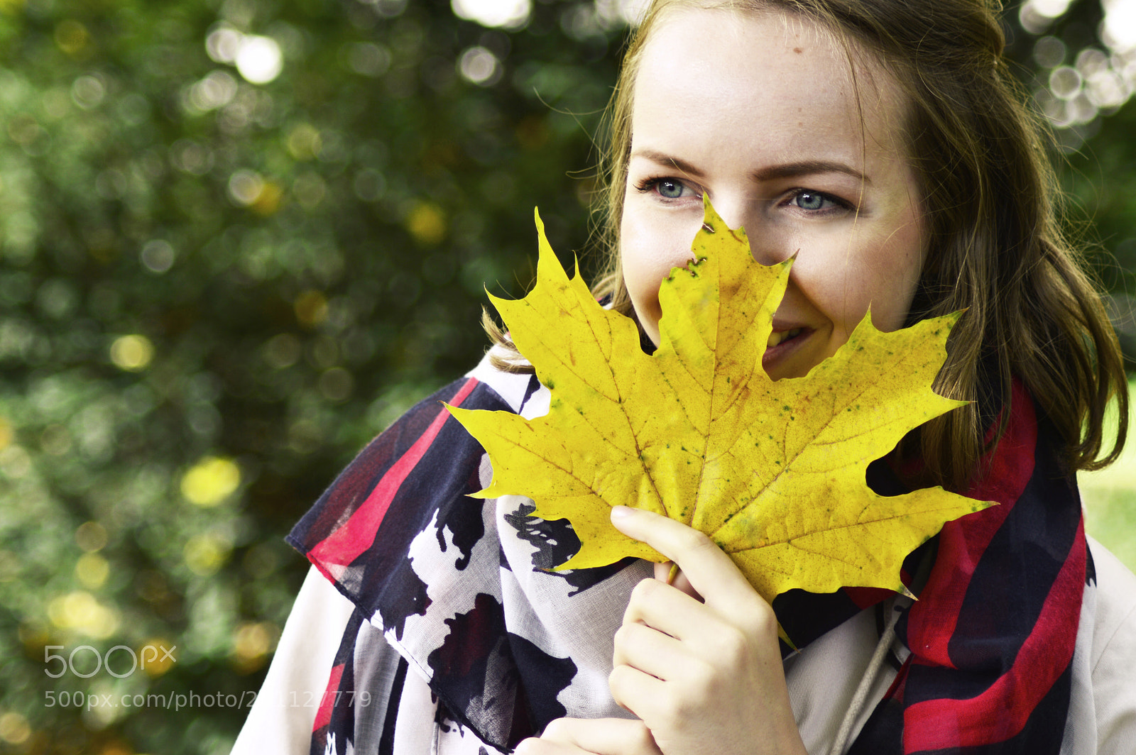 Nikon D3200 sample photo. Hidden smile photography