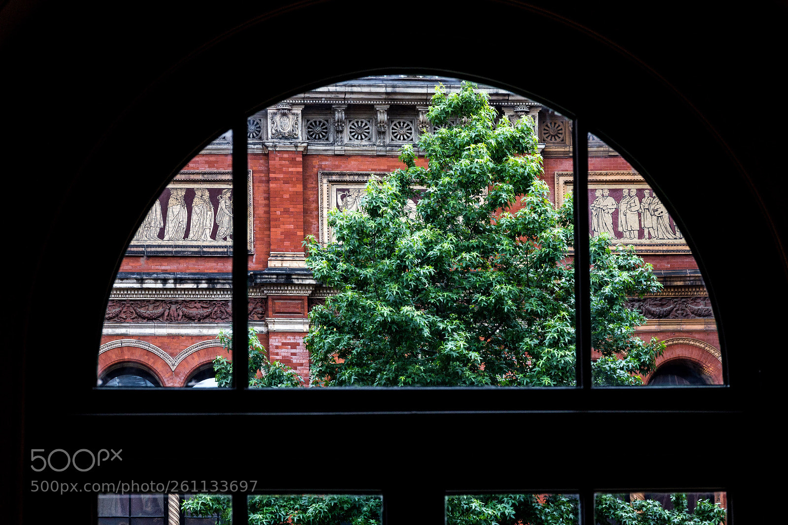 Canon EOS 600D (Rebel EOS T3i / EOS Kiss X5) sample photo. Window photography