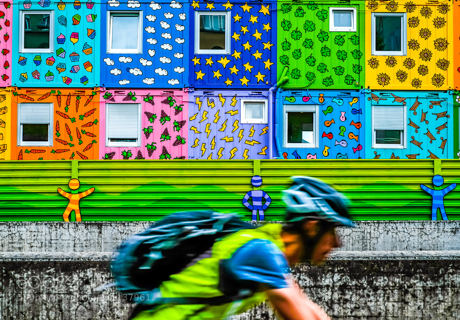 Fujifilm X-T20 sample photo. Colourful city photography