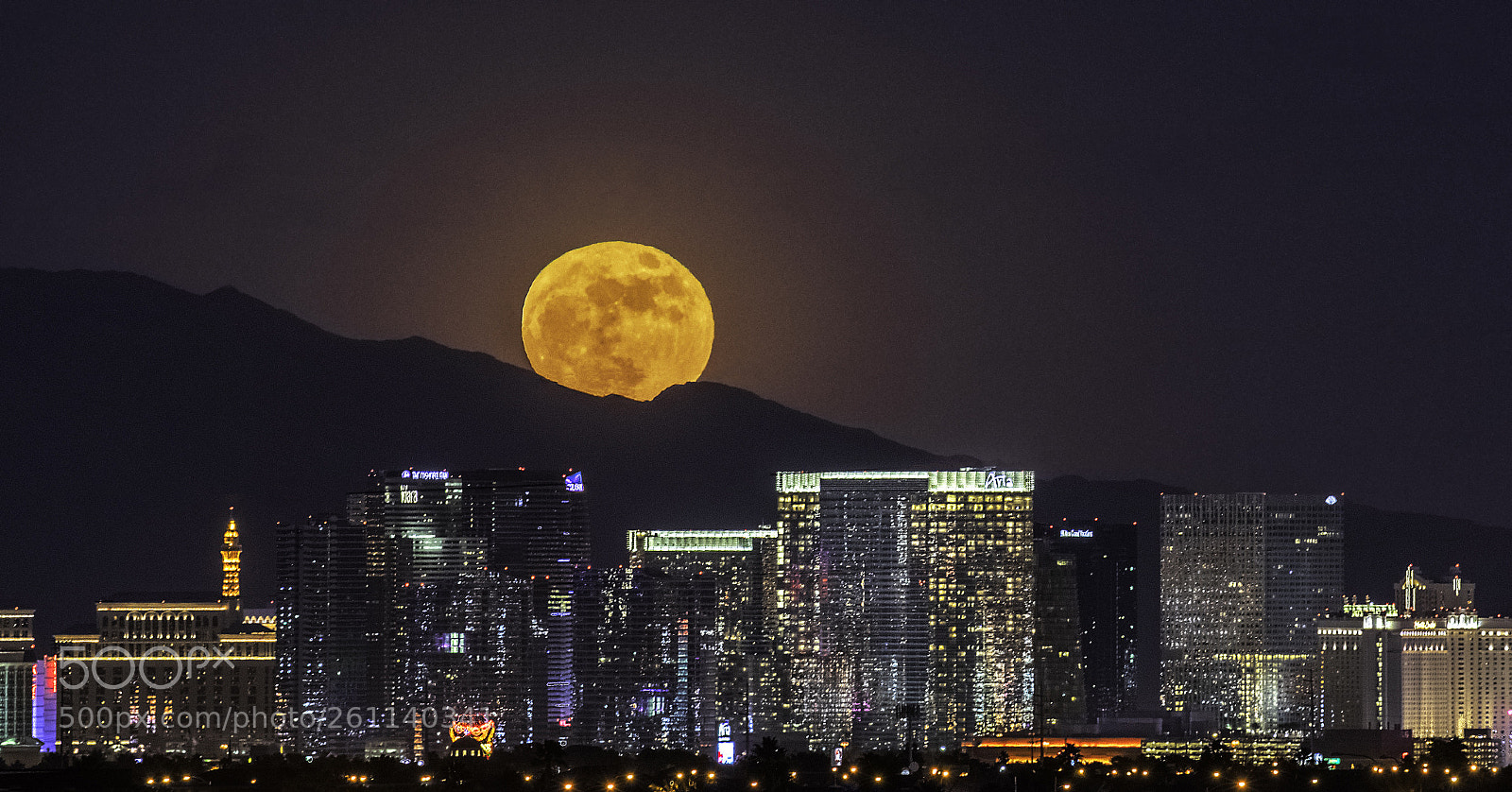 Canon EOS 5D Mark IV sample photo. Super blood moon photography