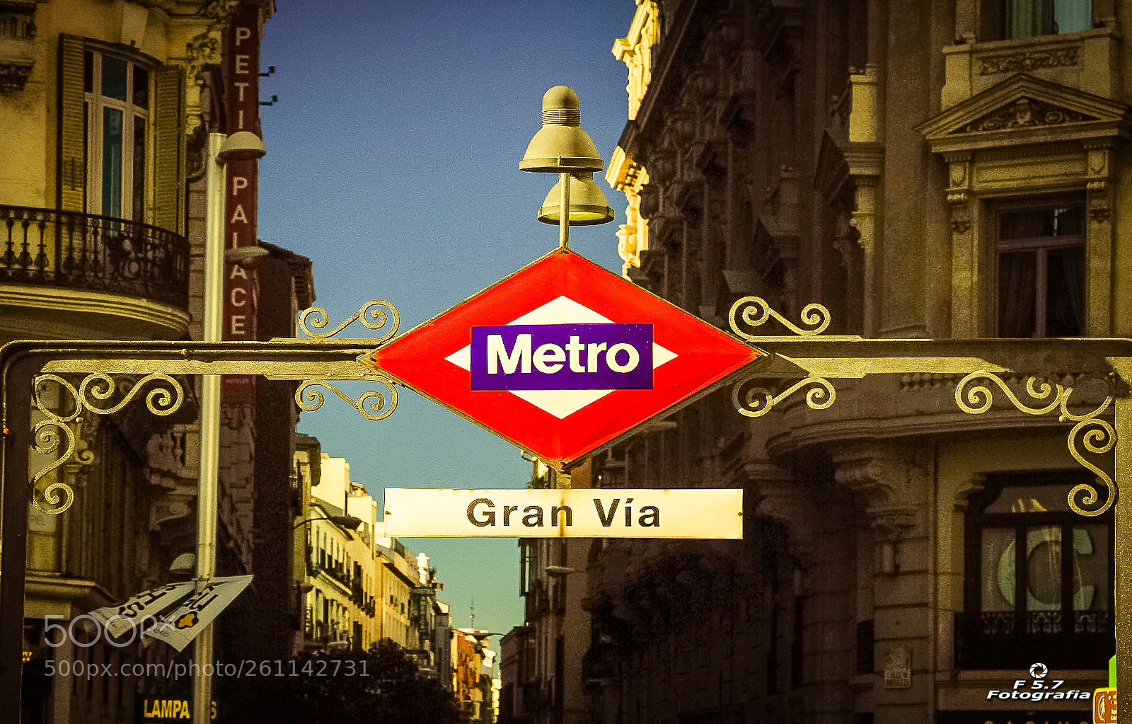 Canon EOS 7D sample photo. Metro gran via photography