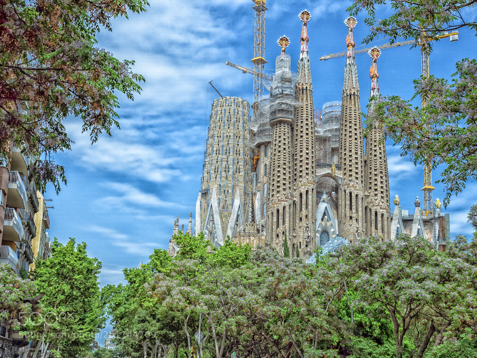 Olympus OM-D E-M5 II sample photo. Sagrada familia photography