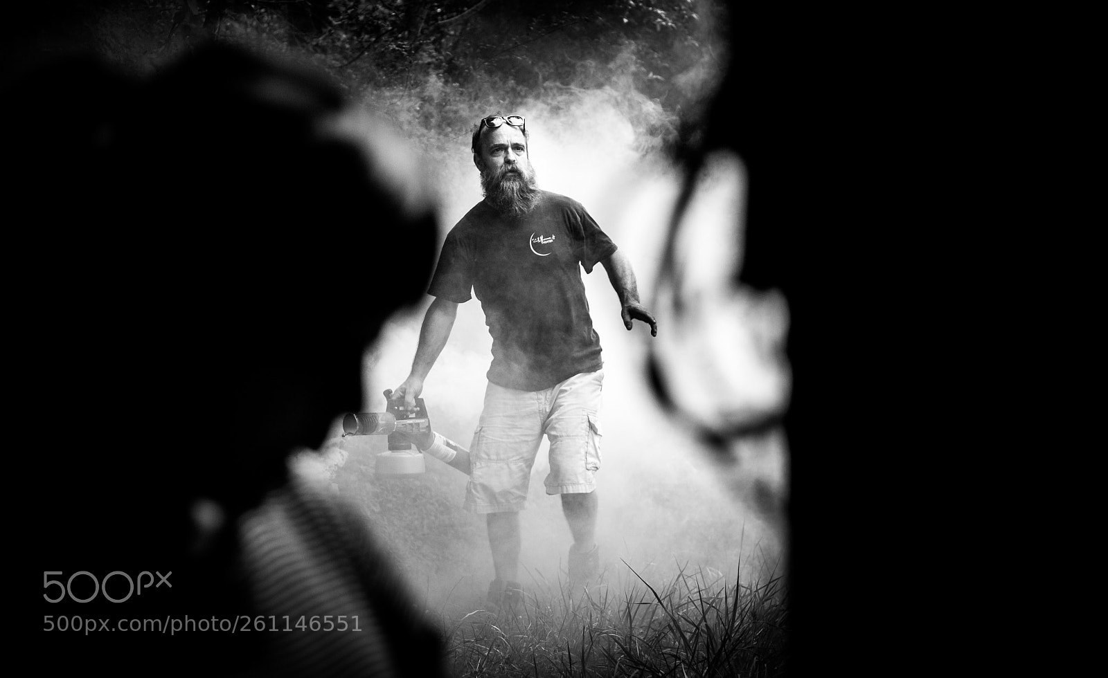 Canon EOS 700D (EOS Rebel T5i / EOS Kiss X7i) sample photo. The smoke man photography
