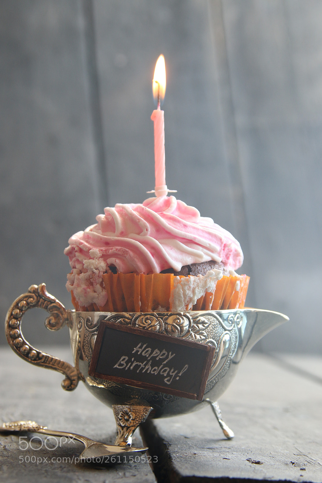 Canon EOS 70D sample photo. Delicious birthday cupcake with photography