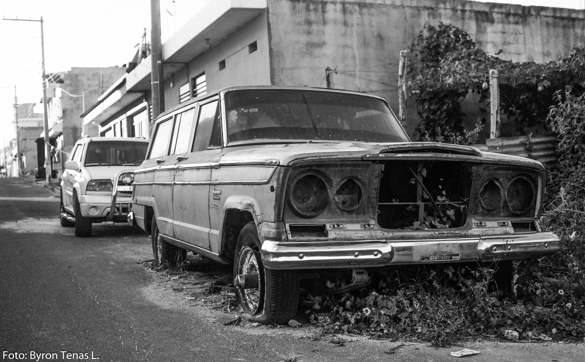 Fujifilm FinePix S3 Pro sample photo. Auto abandonado en san jose pinula guatemala photography