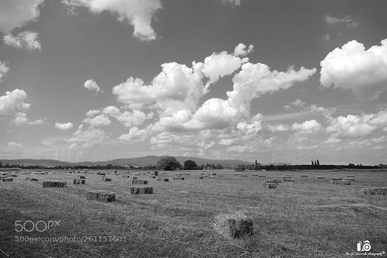 Panasonic Lumix DMC-FZ1000 sample photo. Haystacks photography