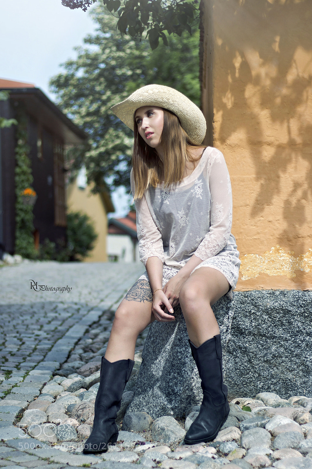 Canon EOS 70D sample photo. Cowgirl at streetcorner... photography