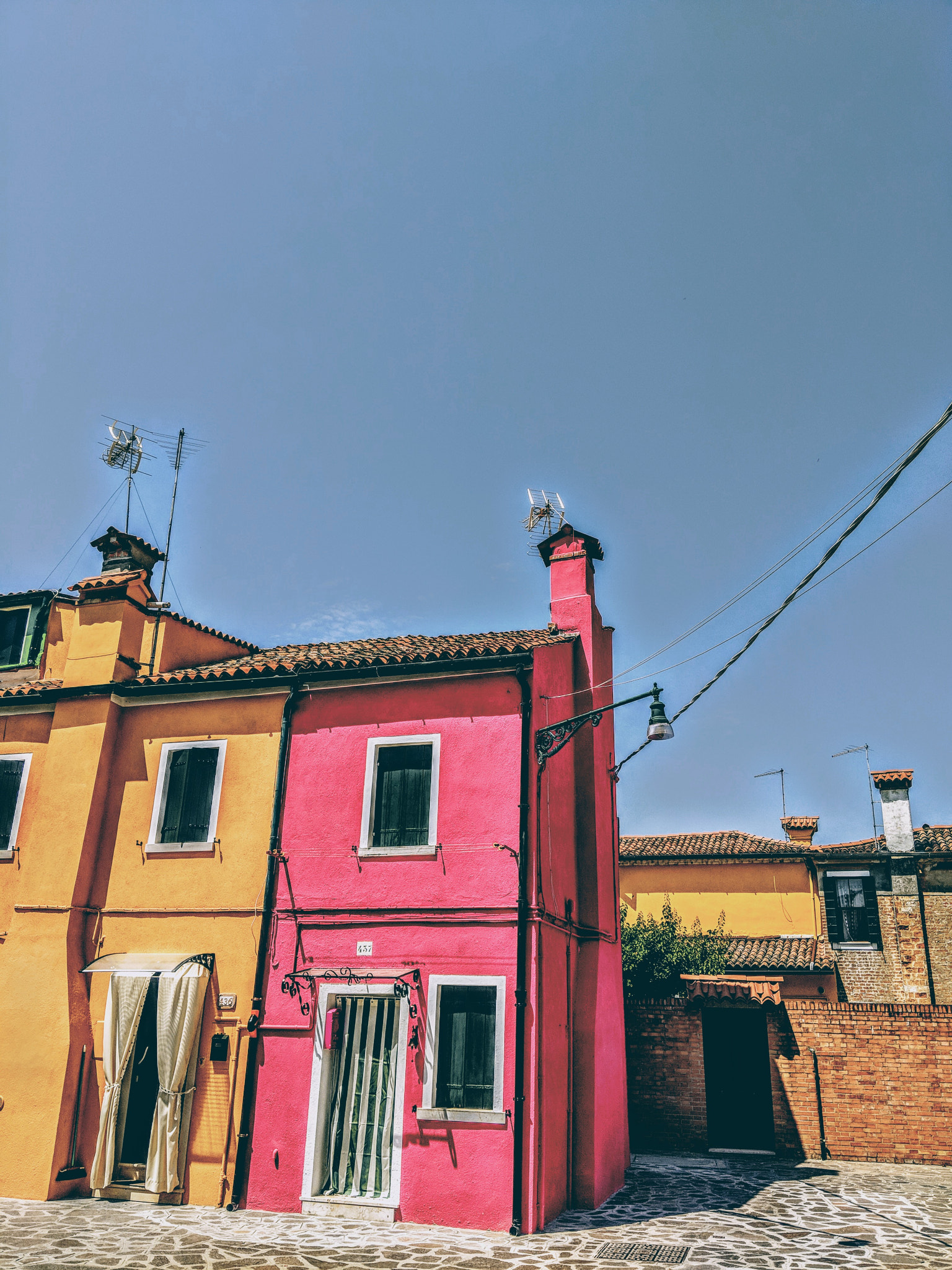 Google Pixel 2 XL sample photo. The pink house! photography