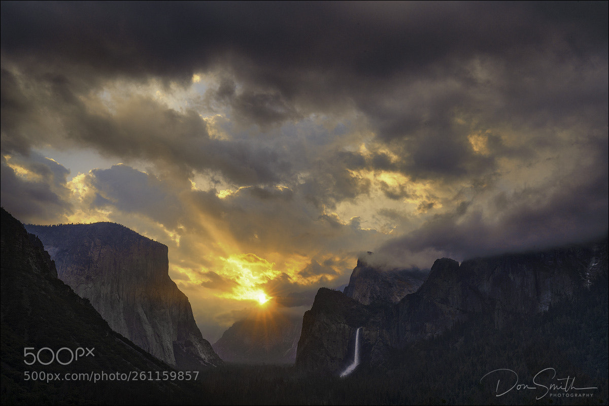 Sony a7R III sample photo. Sunburst over yosemite valley photography