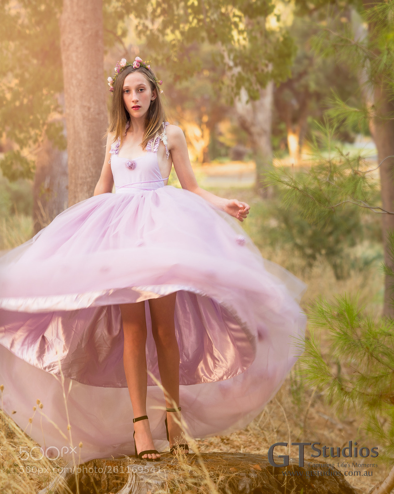 Olympus OM-D E-M5 II sample photo. She owned her kingdom photography
