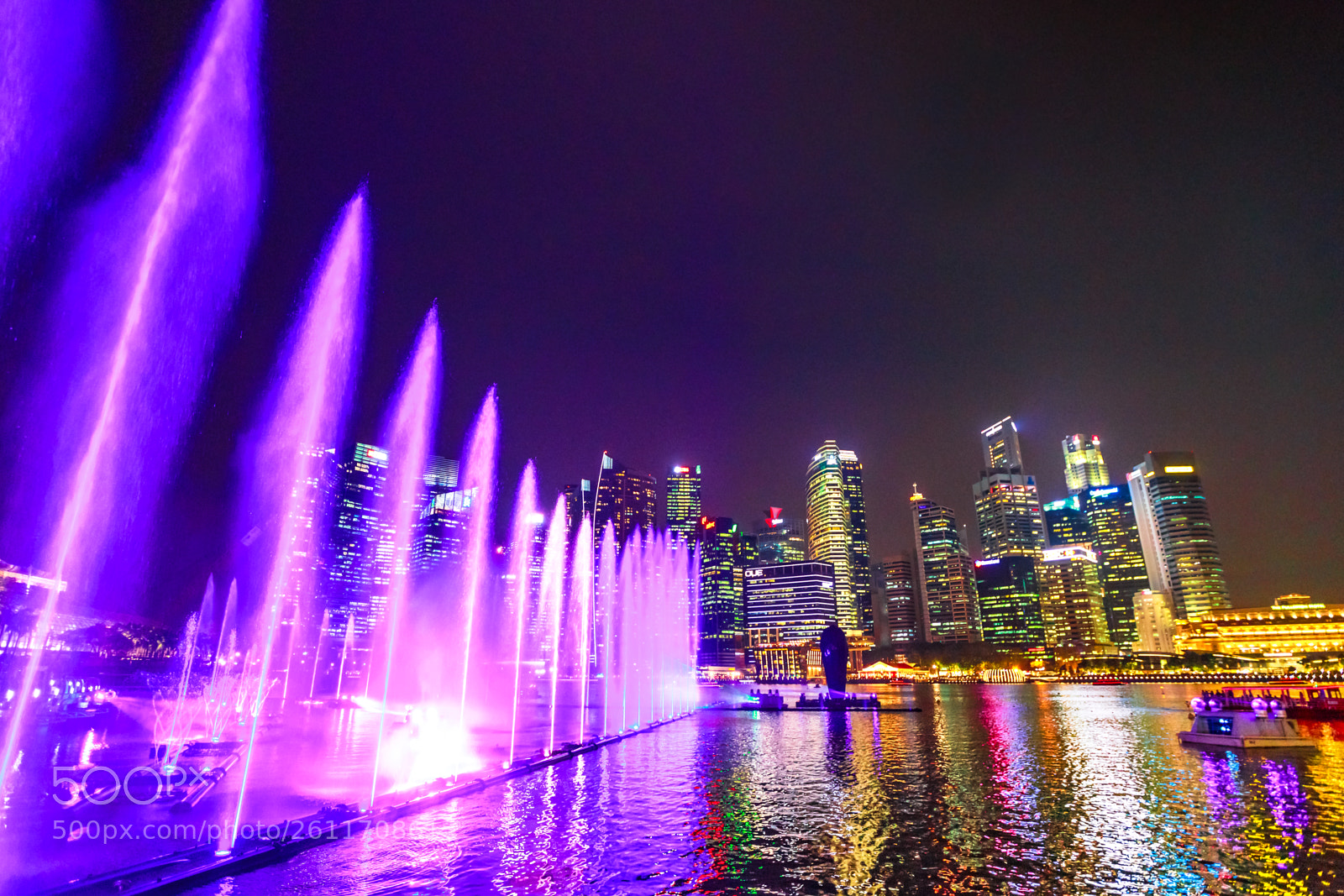 Canon EOS 5D Mark IV sample photo. Singapore fountains night photography