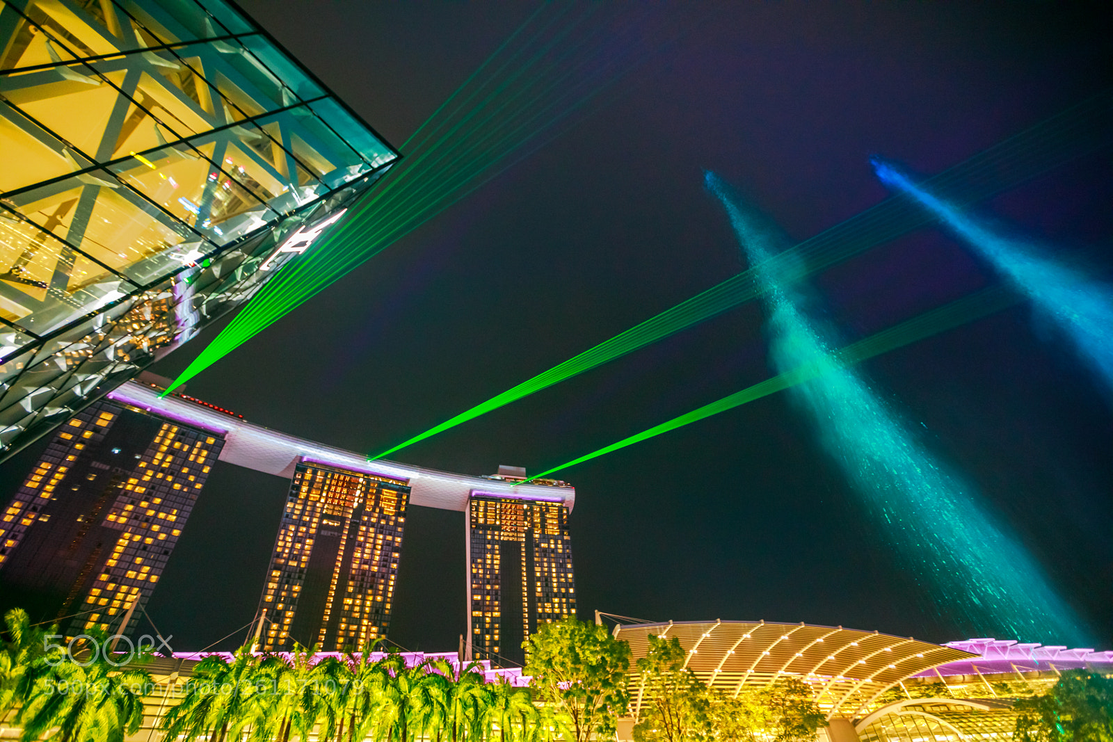 Canon EOS 5D Mark IV sample photo. Marina bay sands show photography