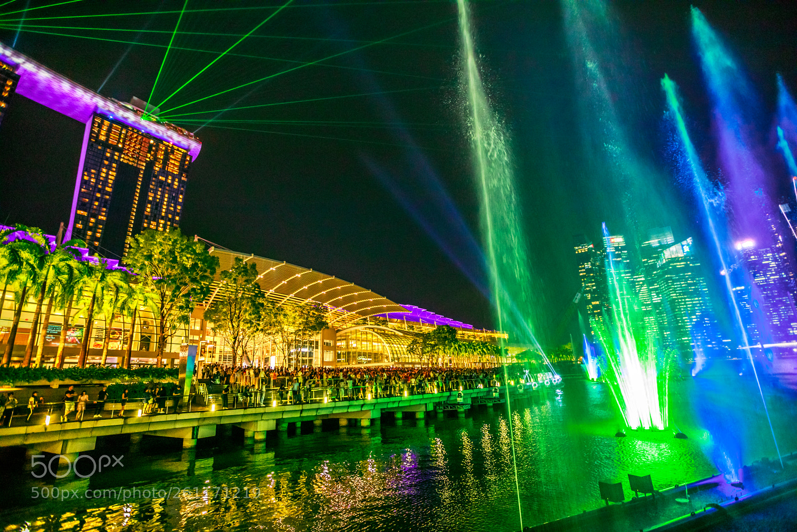 Canon EOS 5D Mark IV sample photo. Fountains dancing singapore photography