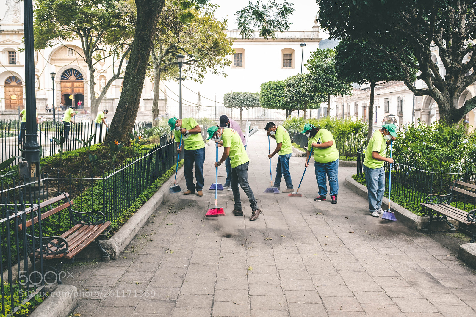 Fujifilm X100F sample photo. Los barrenderos photography