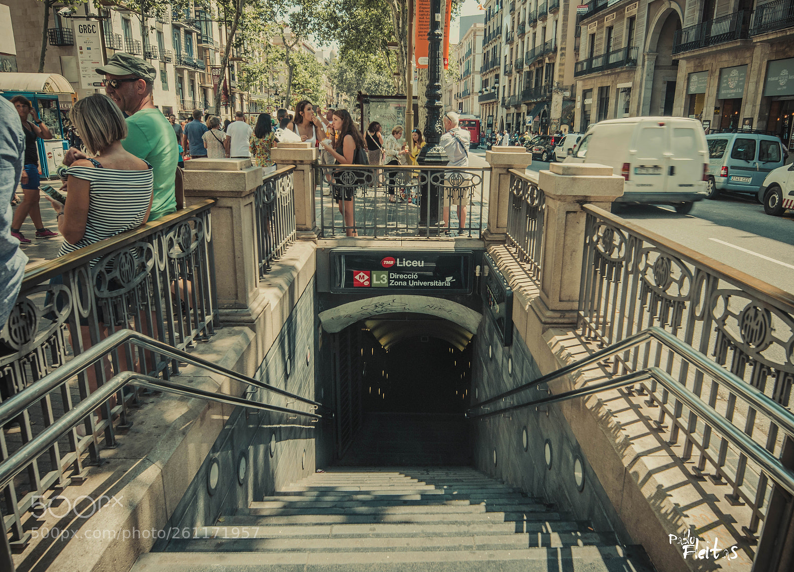 Canon EOS 70D sample photo. Metro photography