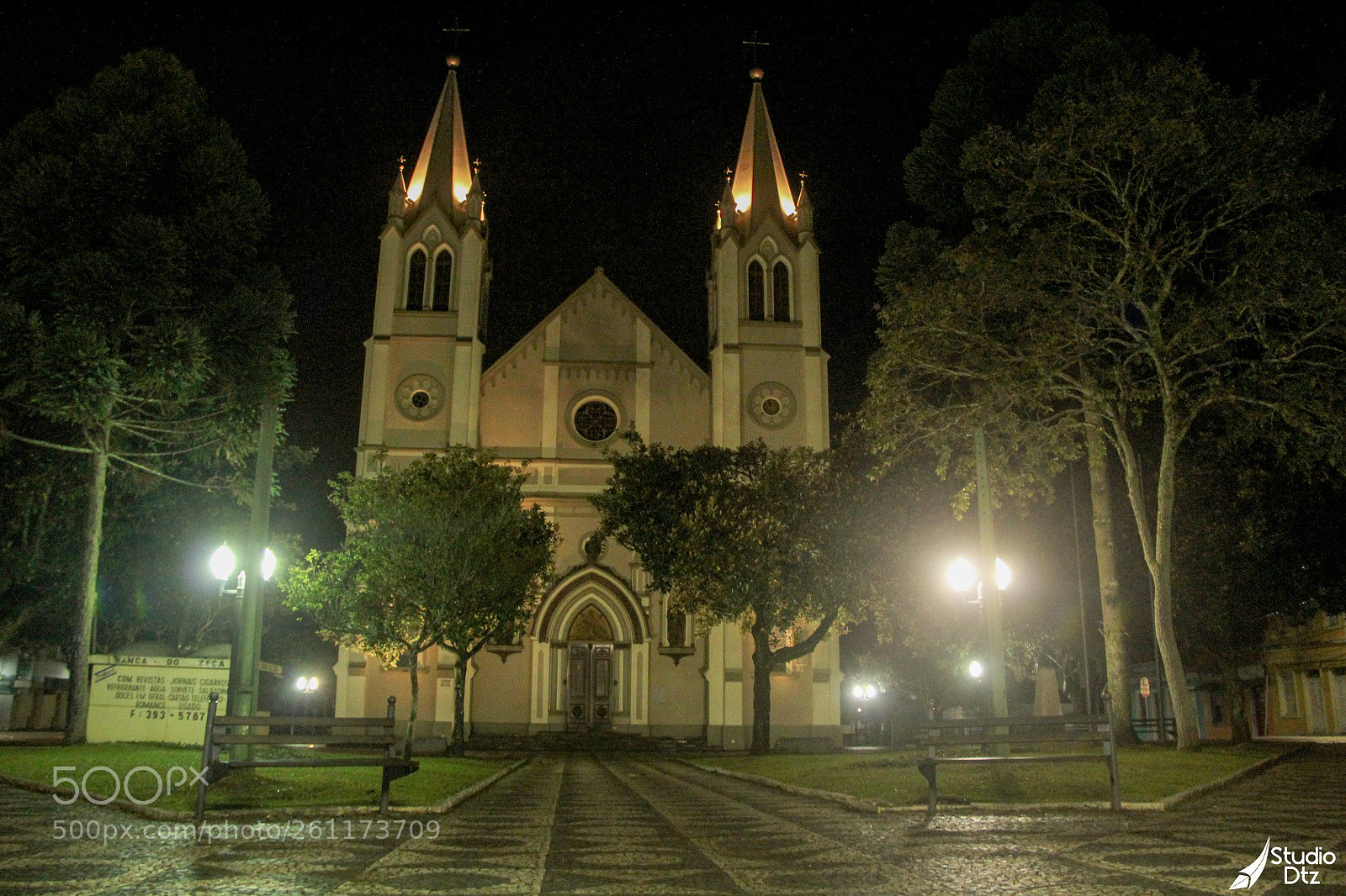 Canon EOS 1200D (EOS Rebel T5 / EOS Kiss X70 / EOS Hi) sample photo. Night of church photography