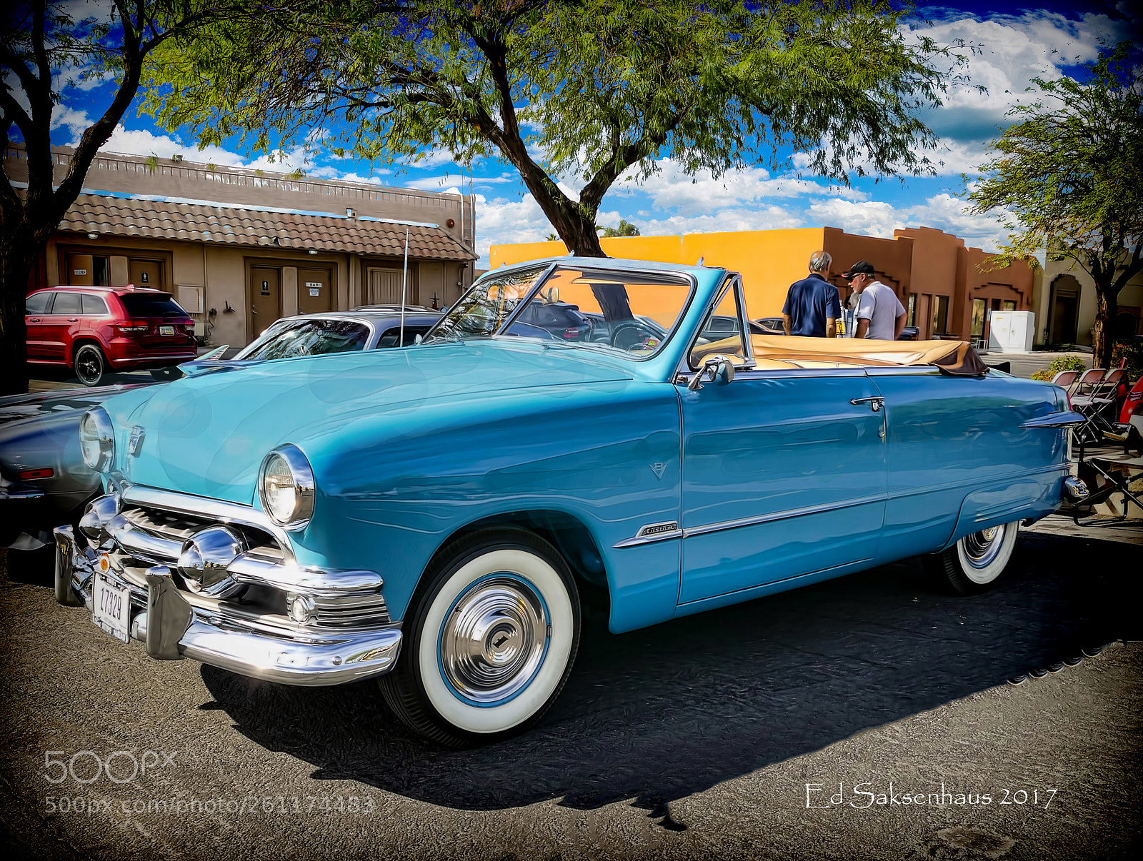 Panasonic Lumix DMC-FZ1000 sample photo. 1951 light blue ford photography