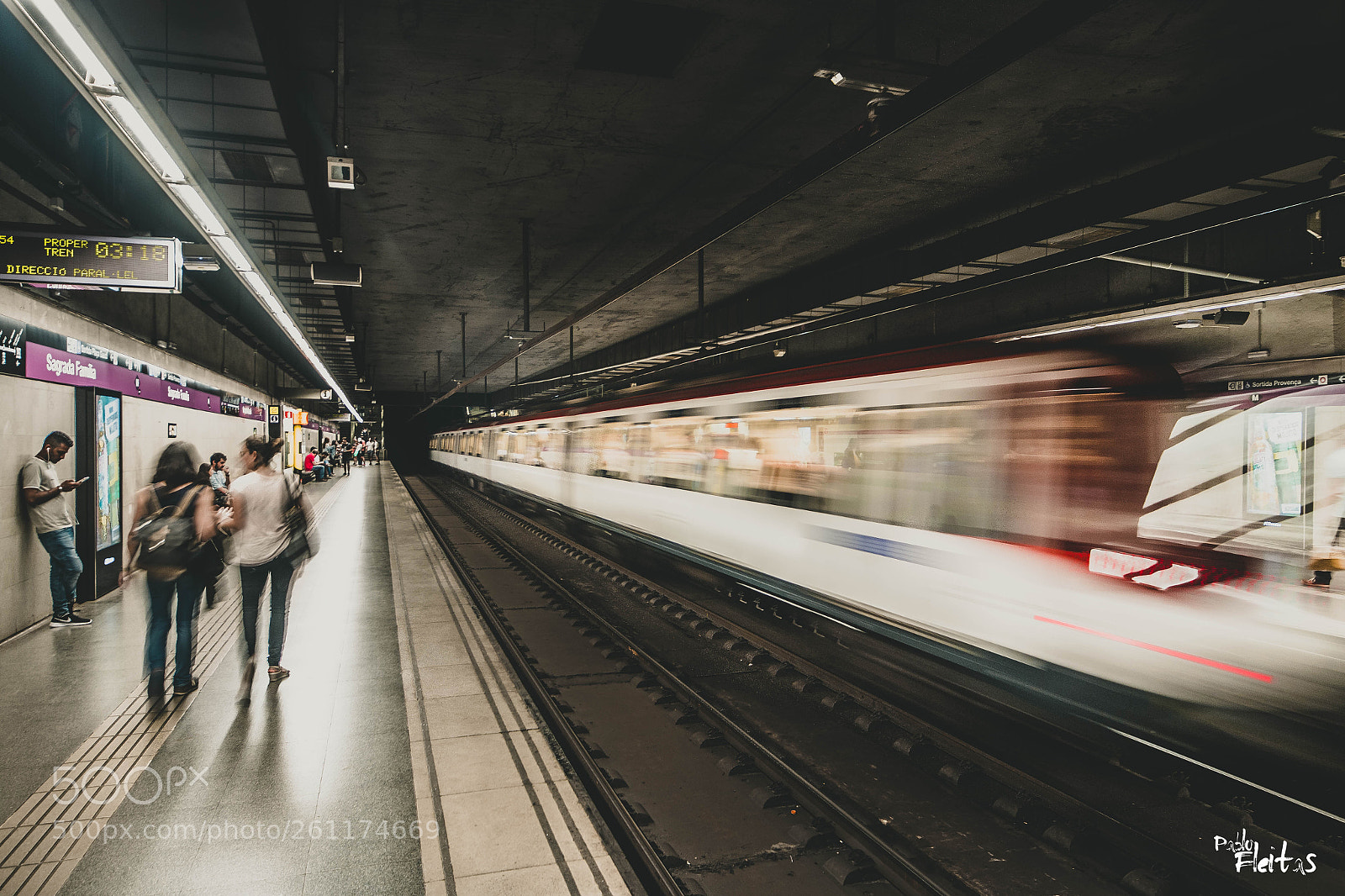 Canon EOS 70D sample photo. Metro photography