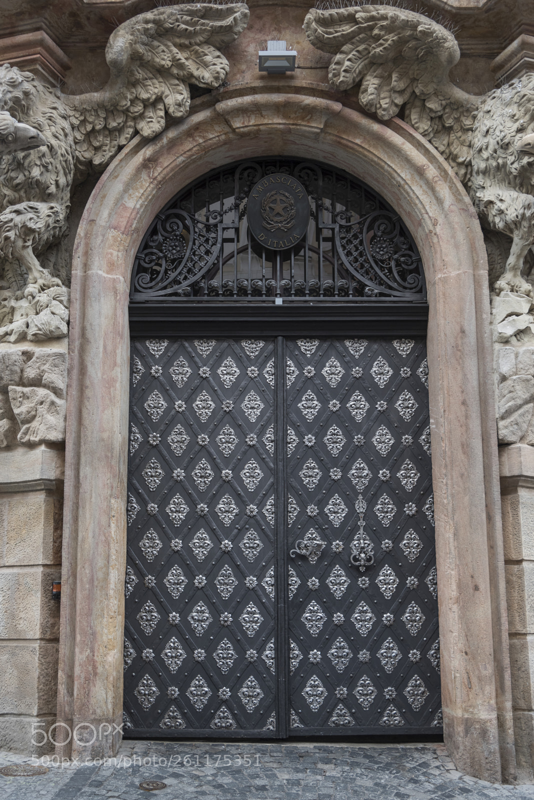 Nikon D810 sample photo. Entrance door of italy photography